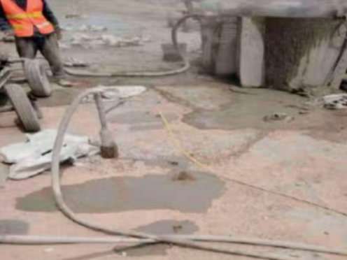 将乐水泥混凝土路面板底注浆技术 路面脱空注浆整治方案